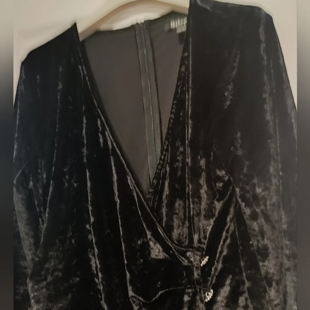 🟣M🖤Revamped Elegant Black Velvet Faux Wrap Dress Halloween Costume - Picture 5 of 9